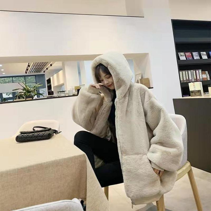 

Свободная плюшевая куртка женская шуба из искусственного меха утолщенная с капюшоном средней длины хлопковая осенне-зимняя большого размера черная S