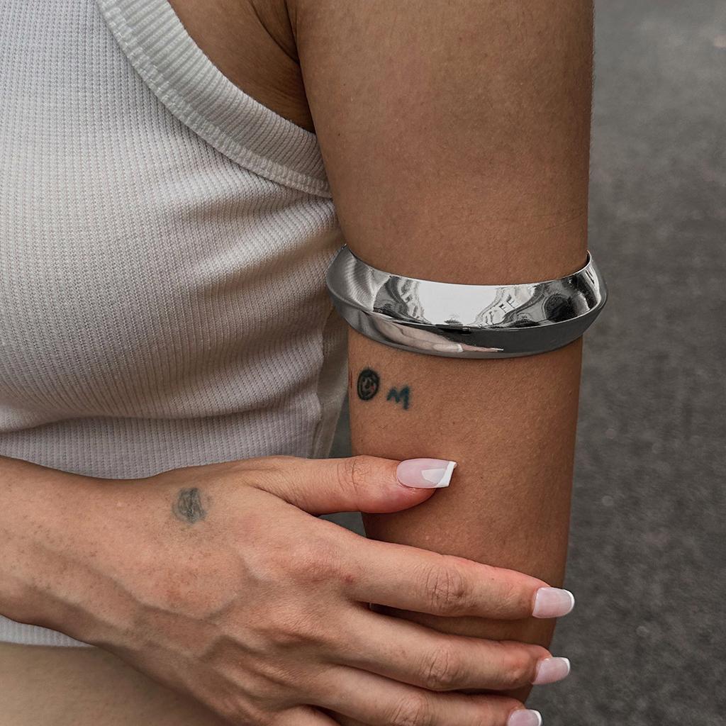 Design Sense Metal Beating Textured Glossy Arm Bracelet, Simple Wind Element Ring Arc Bracelet Female