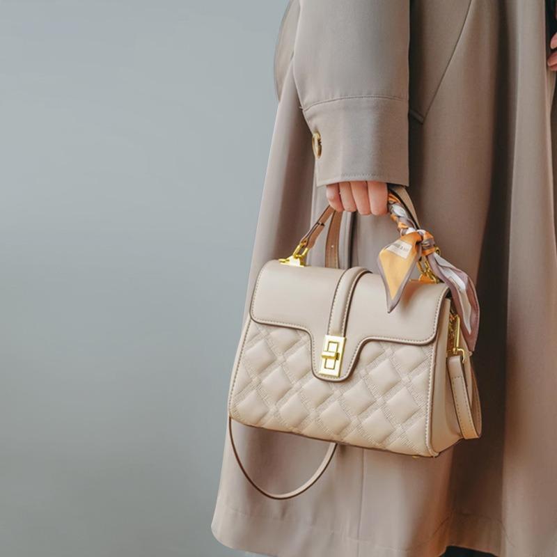 Bag Ladies Autumn and Winter New Commuter Women's Bag Large Capacity Mom Bag Crossbody Bag Premium Textured Handbag