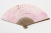 [Hasegawa] Kyoto-style fan, cherry blossom pattern, pink, carved clove wood, double-sided design, handmade by Kyoto craftsmen, fan case included, in