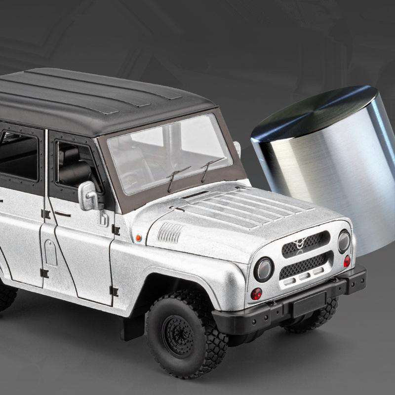 1/18 UAZ Hunter SUV Alloy Car Model Diecast Metal Off-road Vehicle Car Model Simulation Sound and Light Collection Kids Toy Gift