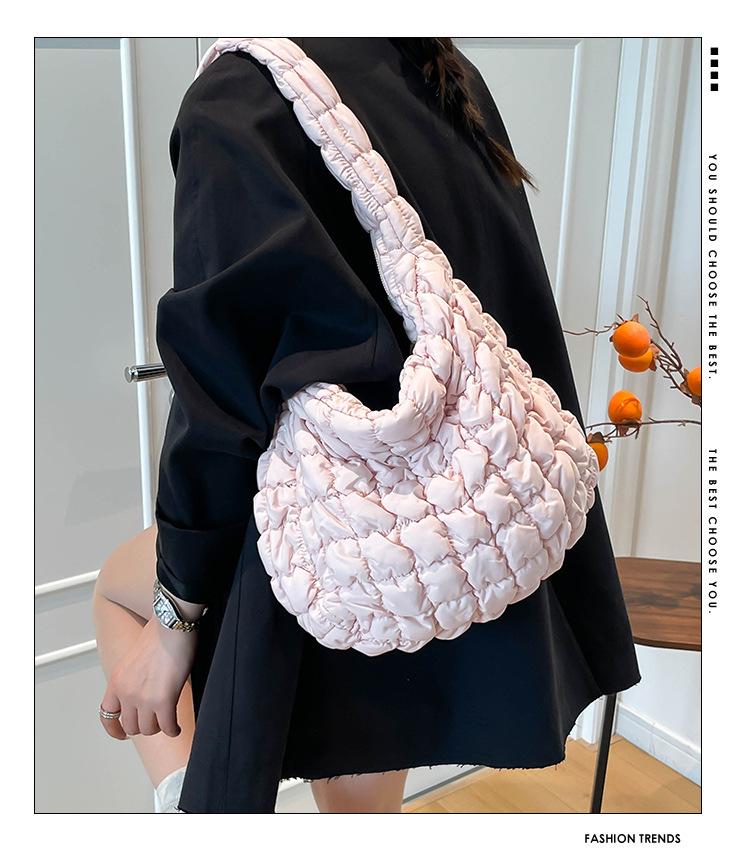 2026 Pleated Cloud Tote: Large Capacity Lightweight Diamond Pattern Down Cotton Jacket Bag
