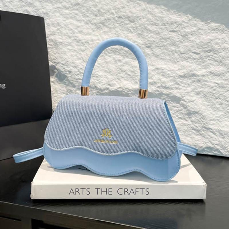 Foreign Sense of Simplicity 2025 Solid Color New Water Ripple Bag Cover Summer Fashion Crossbody Carry Shoulder Small Square Bag Women