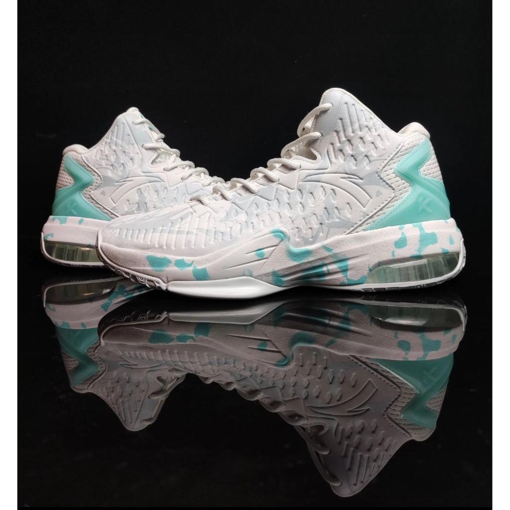 Anta KT3 Thompson Team Tela Cuero Sintético Absorción de Impactos Antideslizante Resistente al Desgaste Zapatillas de Baloncesto de Caña Alta para Hombre Zapatillas de Baloncesto 11741105-8