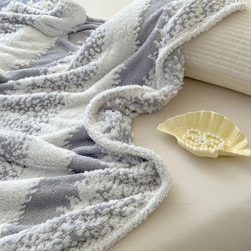OEING Jacquard Velvet Snowflake Throw Blanket
