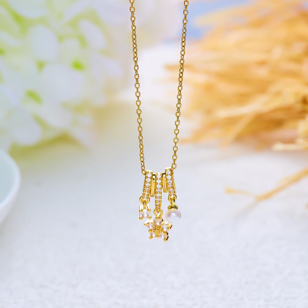 Romantic Flower Heart Cubic Zirconia Pendant Necklace for Women Dainty Imitation Pearl Copper Choker Chain Party Jewelry Gift
