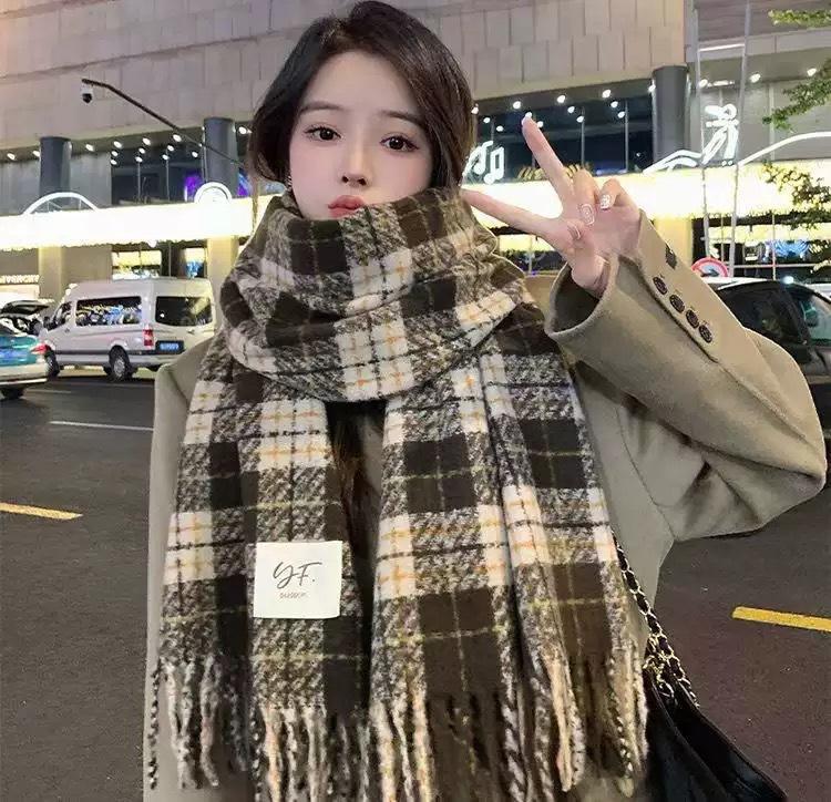 Autumn and winter scarves Women's winter imitation cashmere scarves Korean atmosphere scarves Warm plaid scarves Light luxury high-end sense