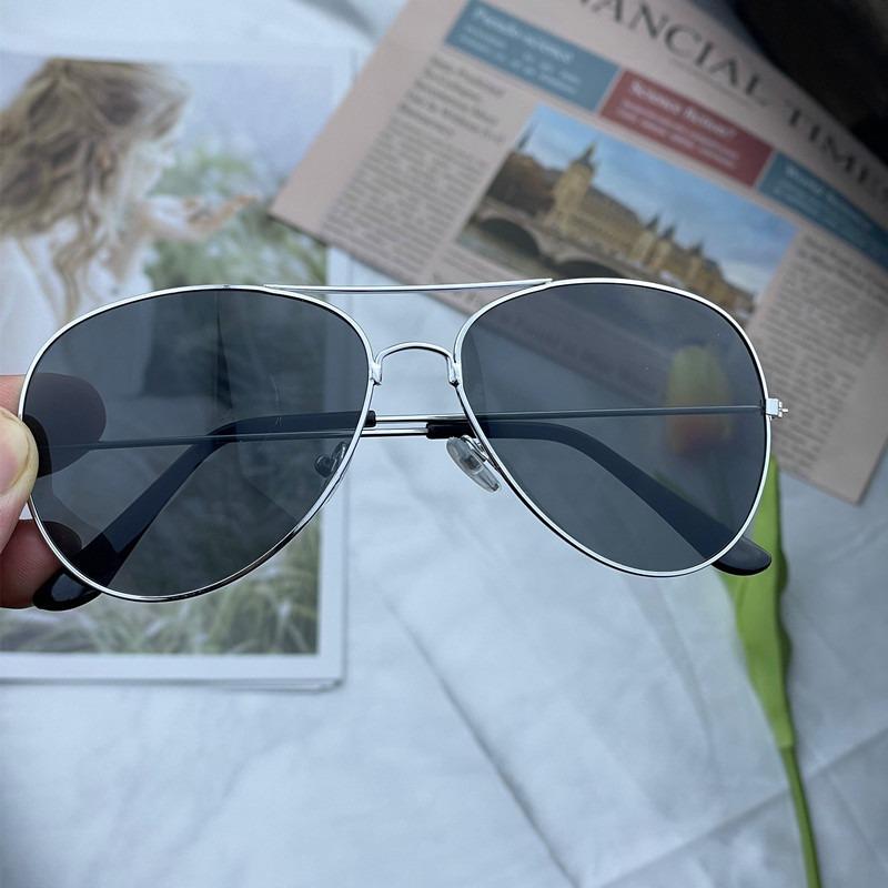 Fashionable New Fashion Classic Glasses for gentlemen Aviator Metal Frame Outdoor Sports Eyewear Anti-UV Driving Sunglasses Glasses