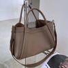 2024 Fashion Lychee Grain Vegetable Basket Handbag: Versatile Retro Shoulder and Crossbody Commuter Bag for Women