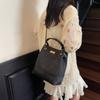 Retro Contrasting Shoulder Bag Women's Large-capacity Commuter Tote Bag New Versatile Chain Handbag