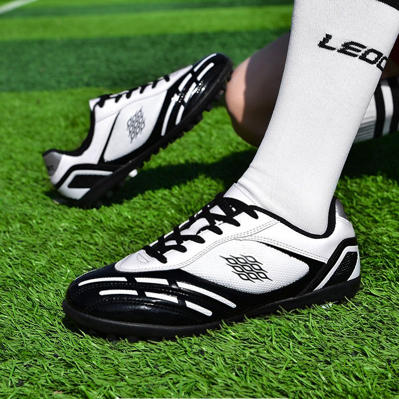New Style Spiked Children's Football Shoes Fashion Spiked Shoes Low Top Running Shoes Hard Soled Men's Football Shoes