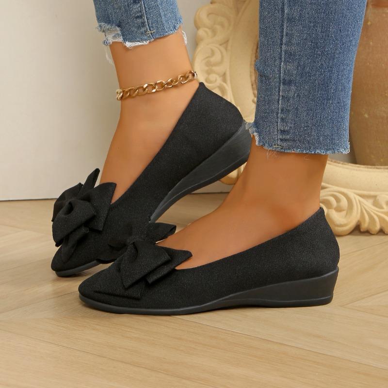 2025 New Women's Pointed Shoes Flower Suede Comfortable Casual Single Shoes