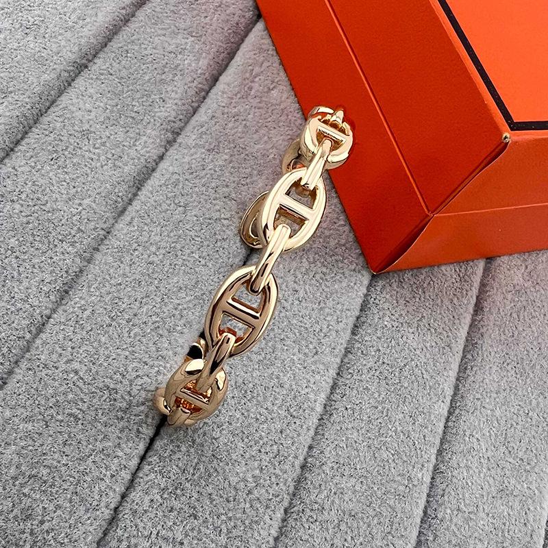 Bracciale Lucido a Naso di Maiale da Donna 2025: Design di Moda Semplice, di Alta Gamma, Versatile