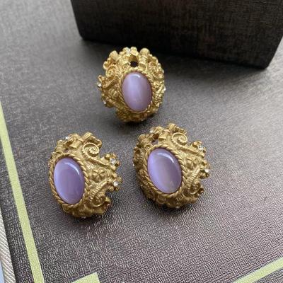 Vergoldetes Schmuckset im mittelalterlichen Palaststil: Vintage Violette Ohrringe, Ohrclips & Ring