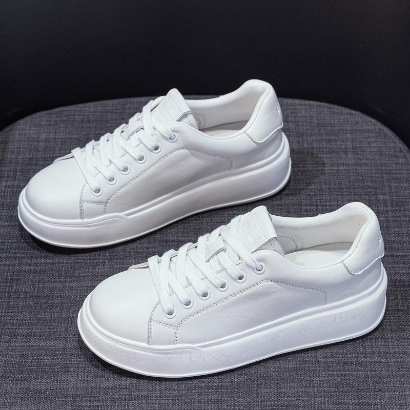 Fashion Designer Style White Sneakers 2025 Spring Autumn New Round Toe Solid Color Board Shoes Fashion Versatile Comfy Women Sneakers