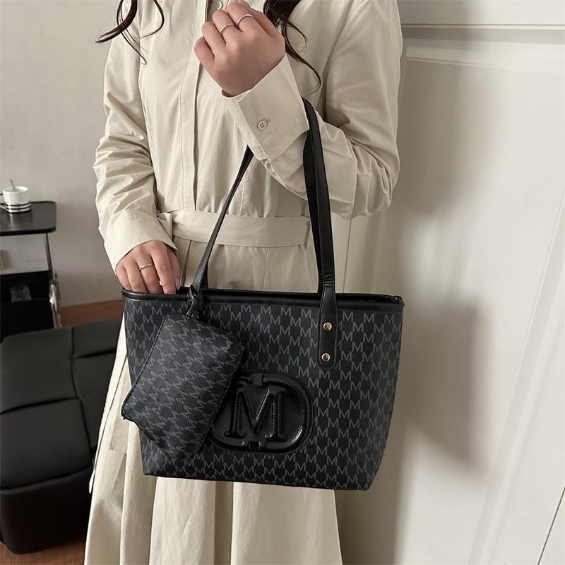 Slack Bag Commuter Women's Spring New Popular Fashion Shoulder Bag Large Capacity Hand Bag