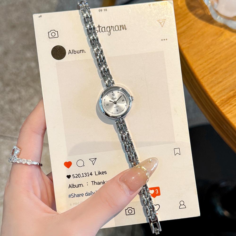 Reloj Plateado Minimalista GEDI para Mujer Esfera Pequeña de Alta Calidad Relojes de Cuarzo para Dama Accesorio de Reloj de Pulsera de Moda para Uso Diario