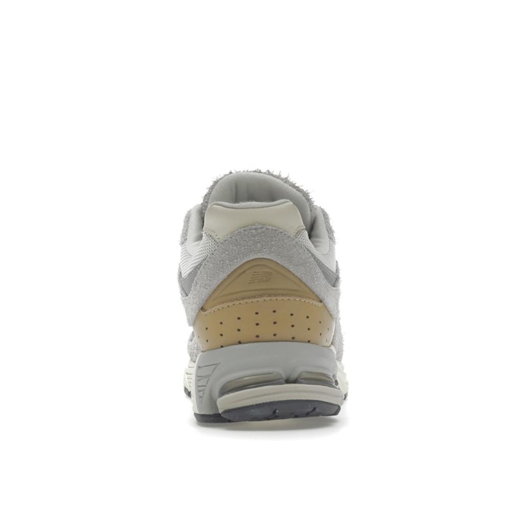 New Balance 2002R Rain Cloud Angora Unisex Sneakers Grey Sweet-Caramel M2002RSA