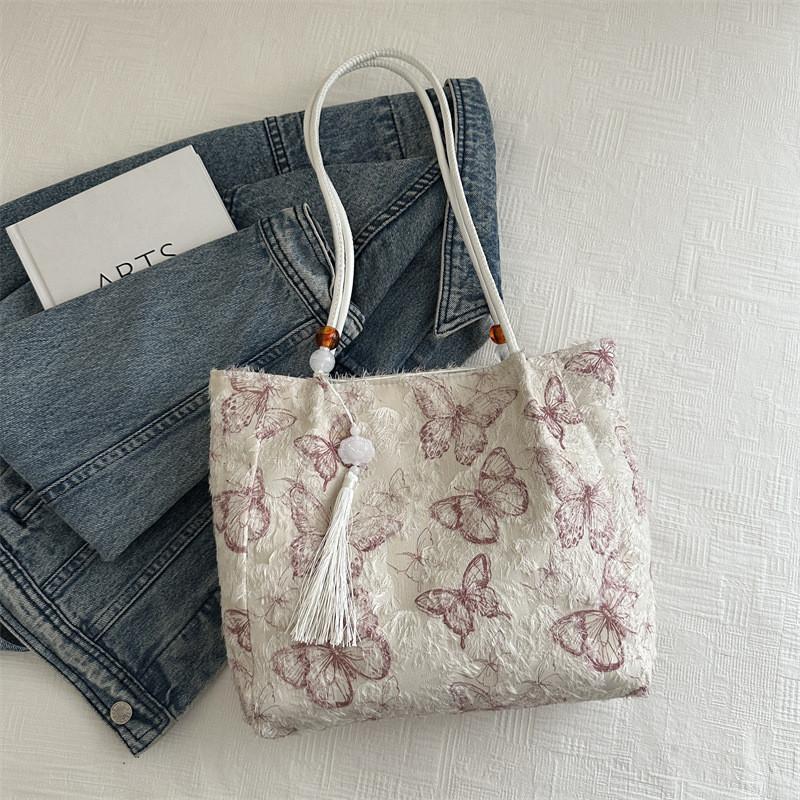 Chic And Trendy New Chinese Style Shoulder Bag For Women Spacious Commuter Tote With Unique Stitching