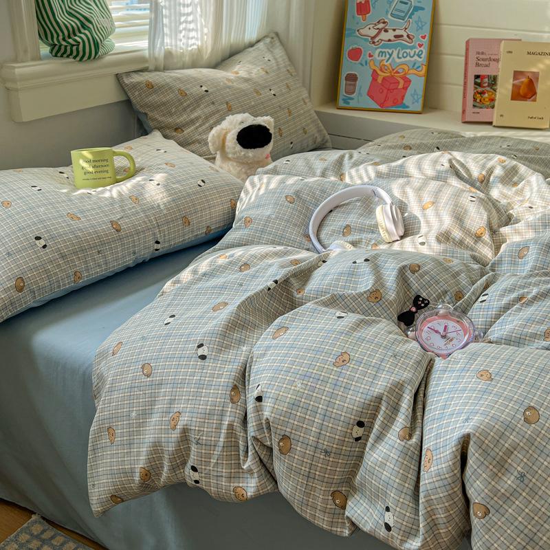 Cotton Four-Piece Bedding Set - Student Dormitory Version A: 100% Xinjiang Cotton, Version B: Traditional Water-Washed Sheets & Duvet Covers.