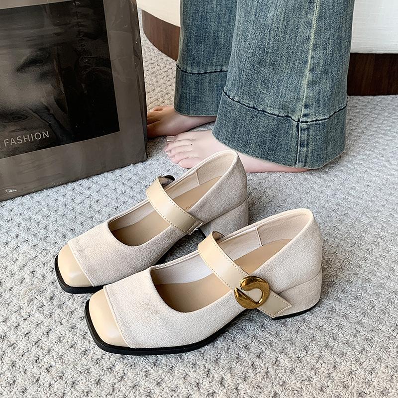 

Женские туфли-лодочки Xiaoxiangfeng с квадратным носком, неглубоким вырезом, толстым каблуком, новые весенне-летние 2025 года, с французским темпераментом, феи, на высоком каблуке, Мэри Джейн 39