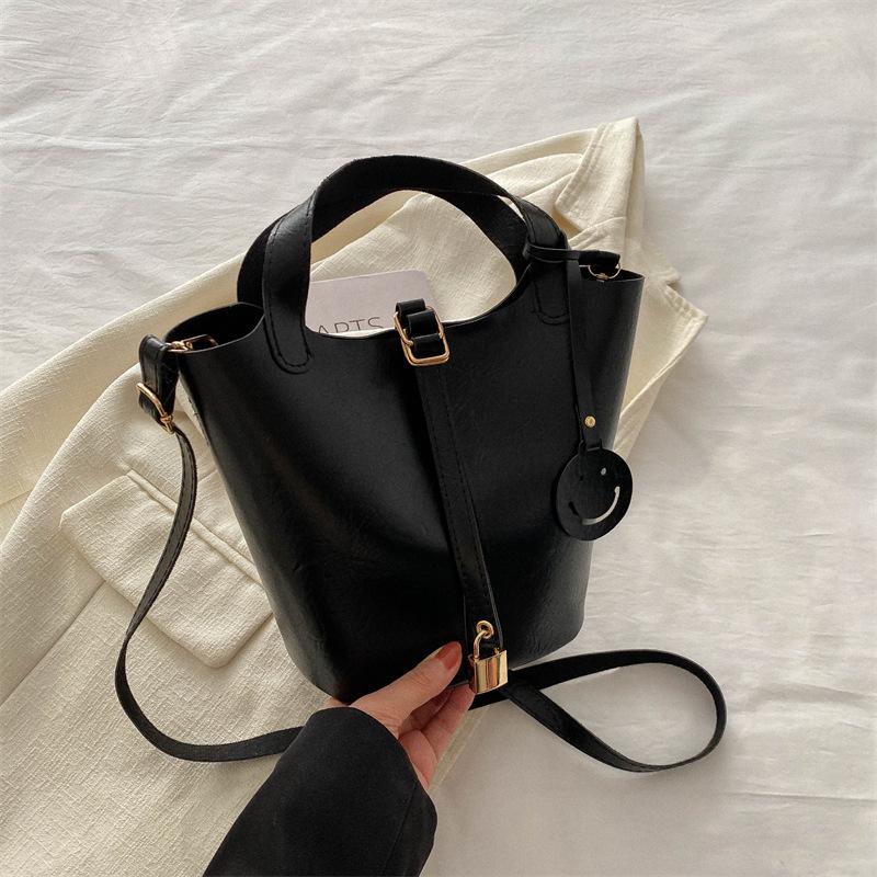 

Ladies Shoulder Bag Crossbody Bag Handbag Pu Portable Commuting Fashion Casual чорний