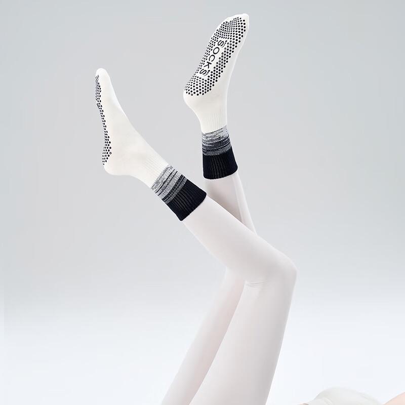 OEING Women s Luminous Gradient Anti-Slip Yoga & Pilates Socks 3-Pack One Size