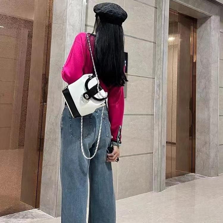 

Женский рюкзак корейская версия Xiaoxiangfeng цепной рюкзак женский, студенческий рюкзак ins wind, маленькая сумка масло воск кожа