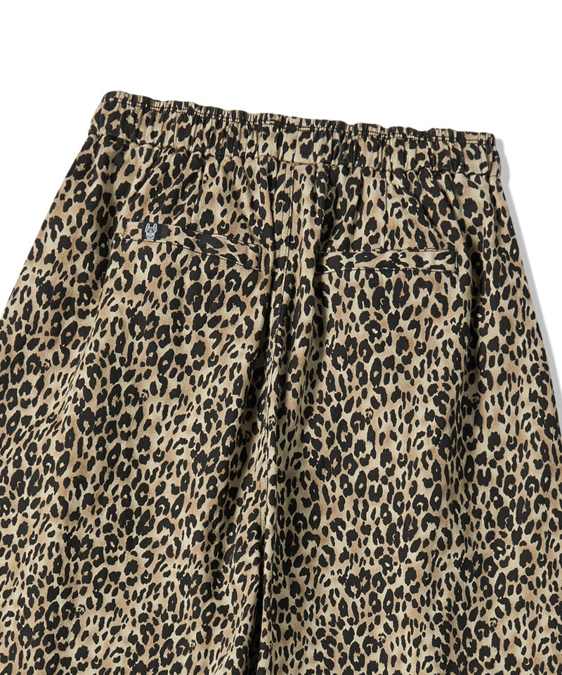 LIFEWORK Women'S) Leopard Print Single-Pleat Bermuda Pants