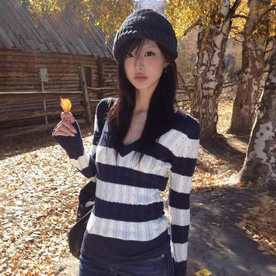 VAYLA Y2k V-Ausschnitt Gestreifter Pullover Vintage Harajuku Strick Slim Pullover Koreanischer Stil Strickware 2000er Ästhetik