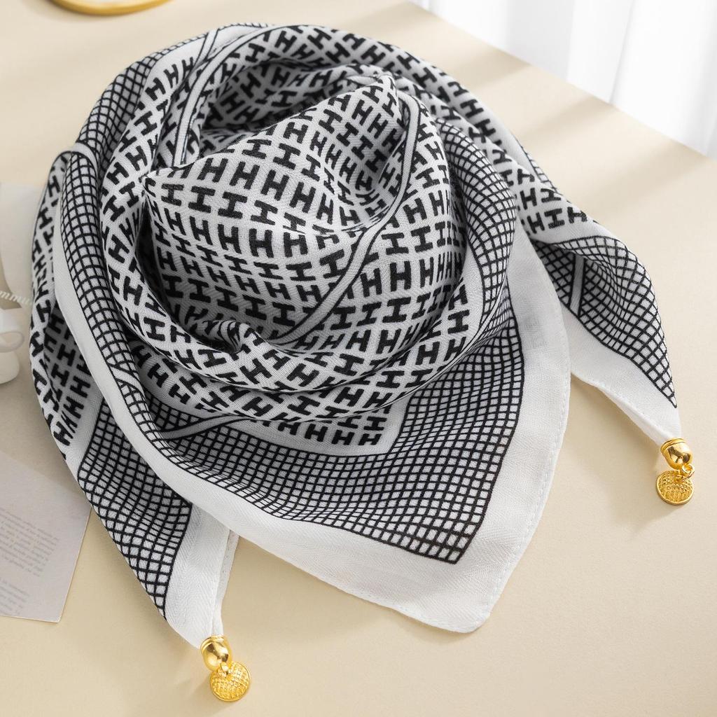 Women's Magnetic Buckle Cotton Scarf - Stylish, Lightweight, Comfortable Neck Protection