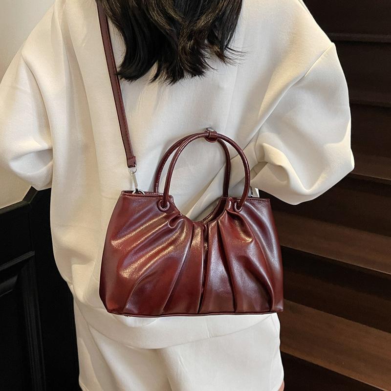 Korean version of the tide portable pleated cloud bag 2050 new large-capacity bag single shoulder women's summer women's oblique span bag