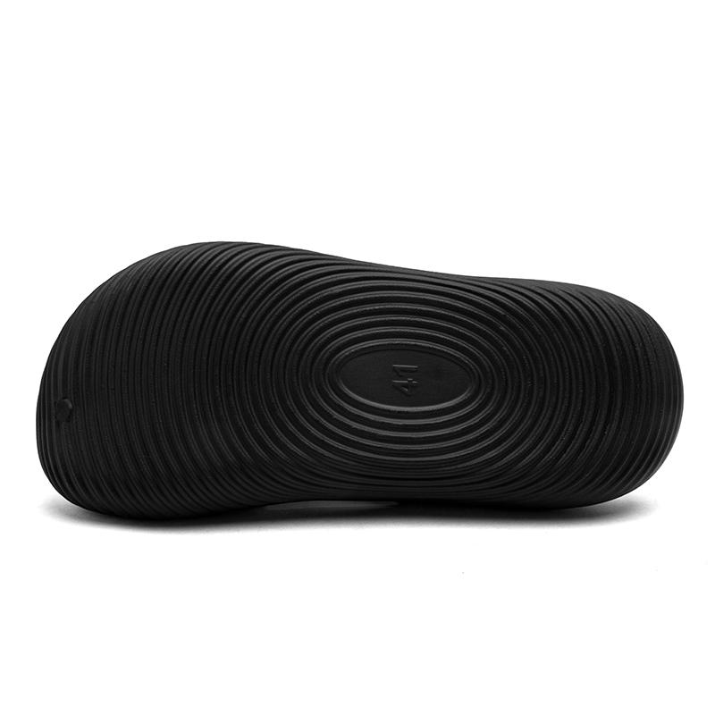 Men Slippers WaterProof Non-slip Chef Shoes Breathable Slip on Home Casual Slippers Lightweight Beach Sandals Garden Clogs