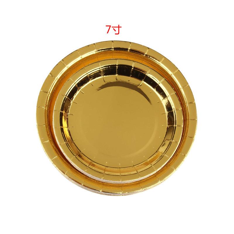 Einfarbiges Goldteller-Set Pappteller-Set Hochzeitsfeier Szenenarrangement Einwegmesser, -gabeln, -löffel, Geschirr