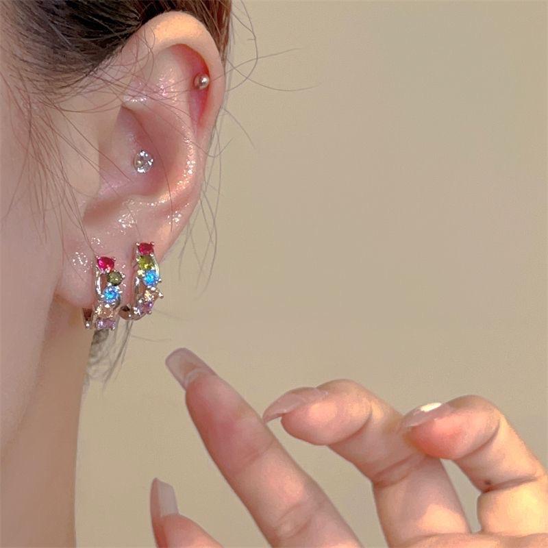 S925 Silver Needle Pearl Flower Stud Earrings - High-End Retro Jewelry for Autumn/Winter