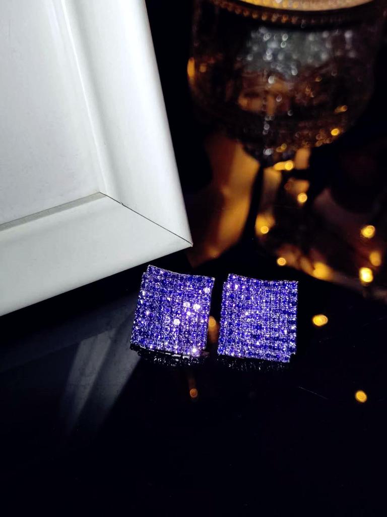 Brincos Geométricos Quadrados de Diamantes Completos - Elegantes, Modernos, Design de Nicho para Mulheres