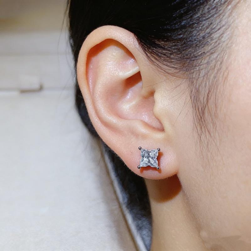 Moissanite D Color VVSI Four-Leaf Clover Stud Earrings in Gold-Plated Silver