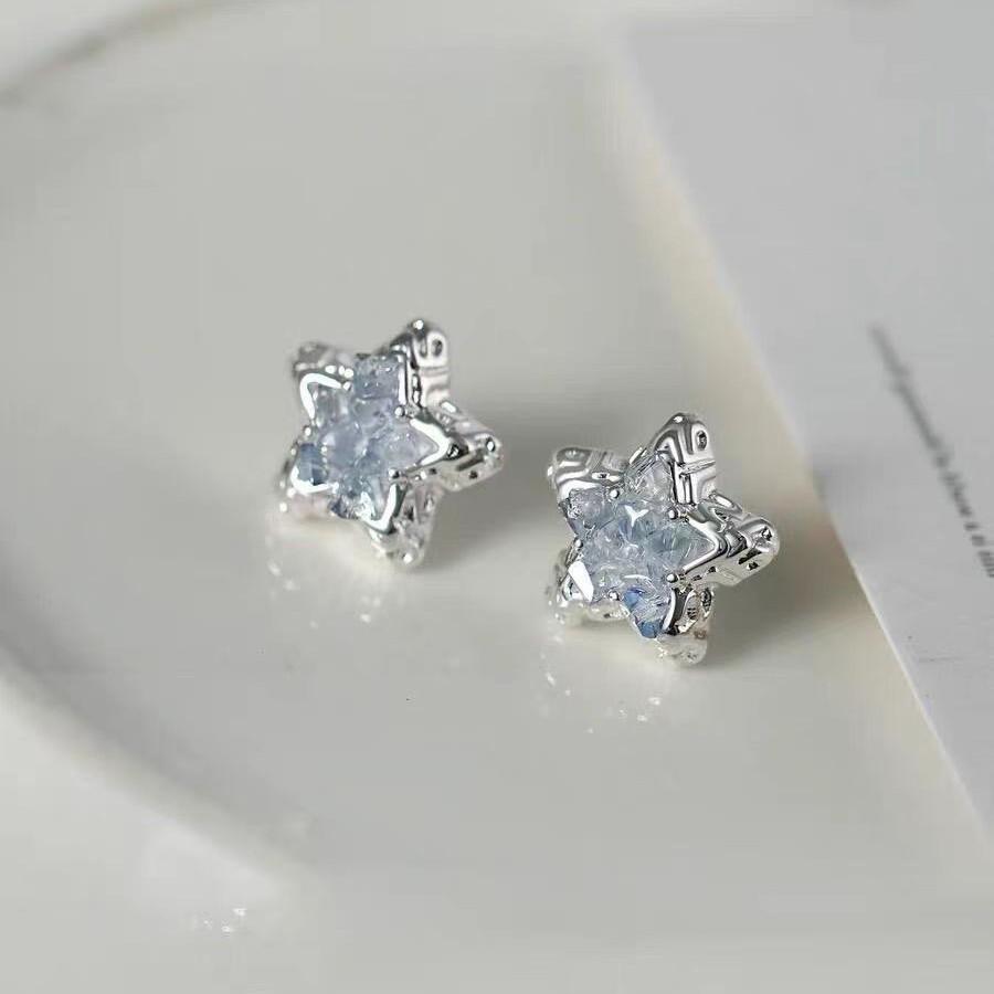 Small fresh star crystal stud earrings contrasting colors exquisite sweet earrings 2025 exquisite small earrings wholesale