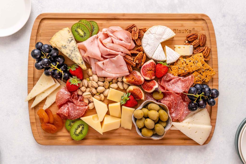 BlauKe® Wood Cutting Board for Kitchen – 45x31cm Extra Large Bamboo Cutting Board with Juice Groove – Wooden Chopping Board, Butcher Block