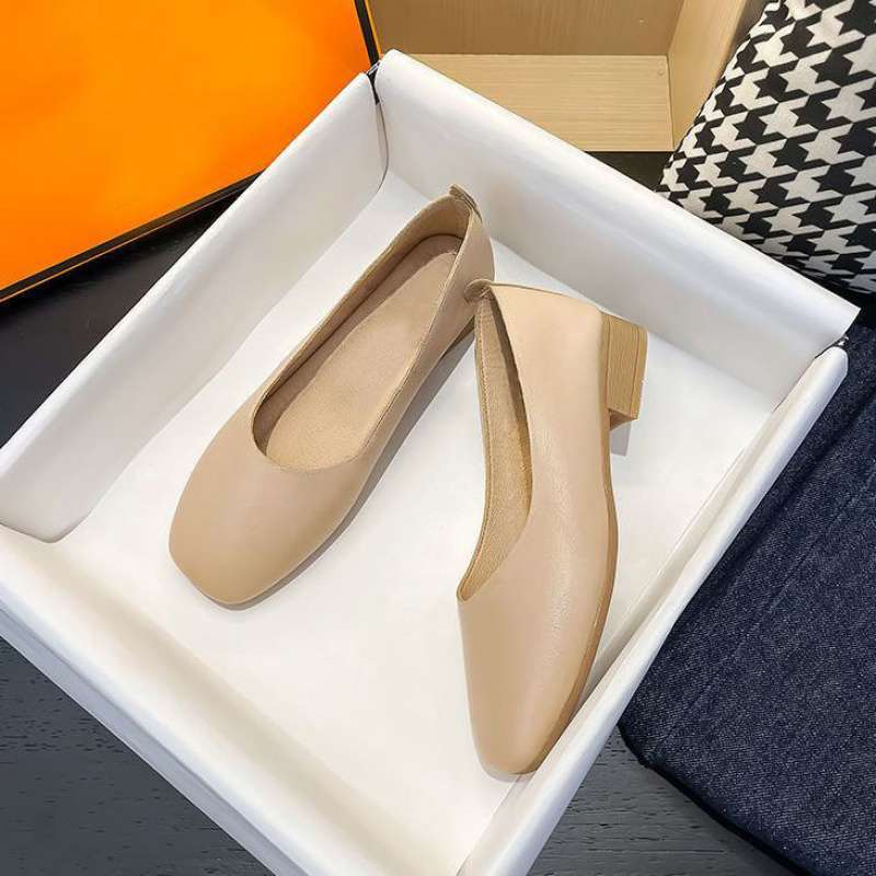 

Ke Xinlai французские маленькие кожаные туфли женские 2025 новые туфли Мэри Джейн женские мягкая подошва не устают стоять долго с юбками 40