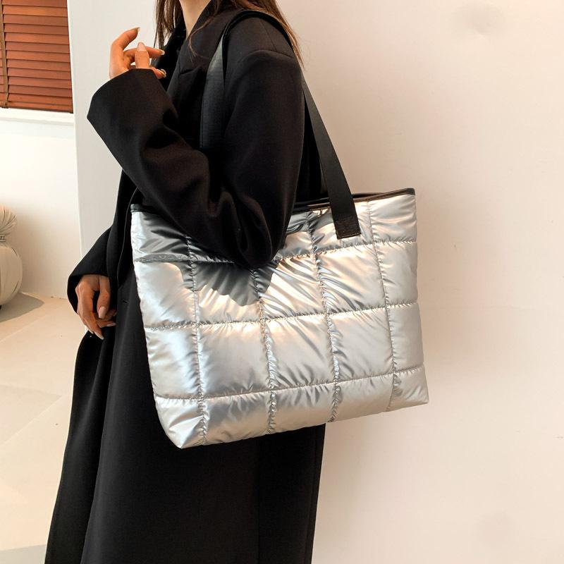 Popular and fashionable large-capacity cotton clothes, tote bags, women's bags, winter casual versatile underarm shoulder bags