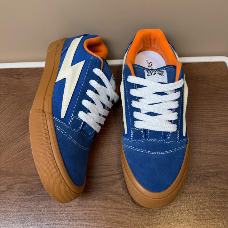Blue and white embroidery personalized color matching American street board shoes lightning shoes fat bread shoes casual shoes cloth