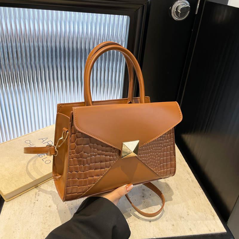 Trendy And Chic Small Square Handbag Stylish Pu Leather Crossbody Bag For Casual Outings