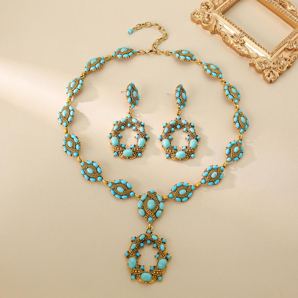 Qingdao Medieval Turquoise Necklace Plated With Real Gold And Inlaid With Stones, High-End Sense, Elegant And Versatile, Simple Neck Chain, Retro.