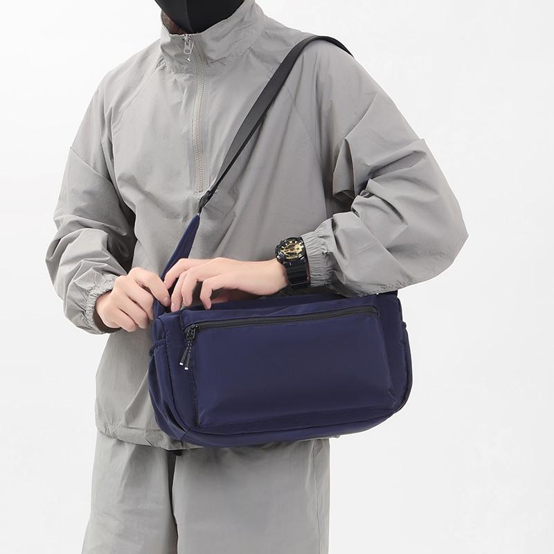 Women's Large Capacity Shoulder Bag Men's Sports Crossbody Bag Light Solid Color Mountaineering Dumpling Bag