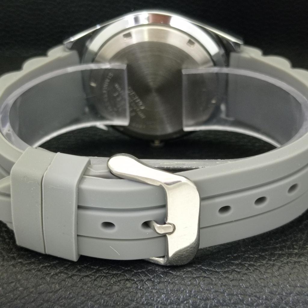 REFURBISHED VINTAGE SEIKO 5 AUTOMATIC JAPAN MENS SILVER DIAL WATCH A434686-2
