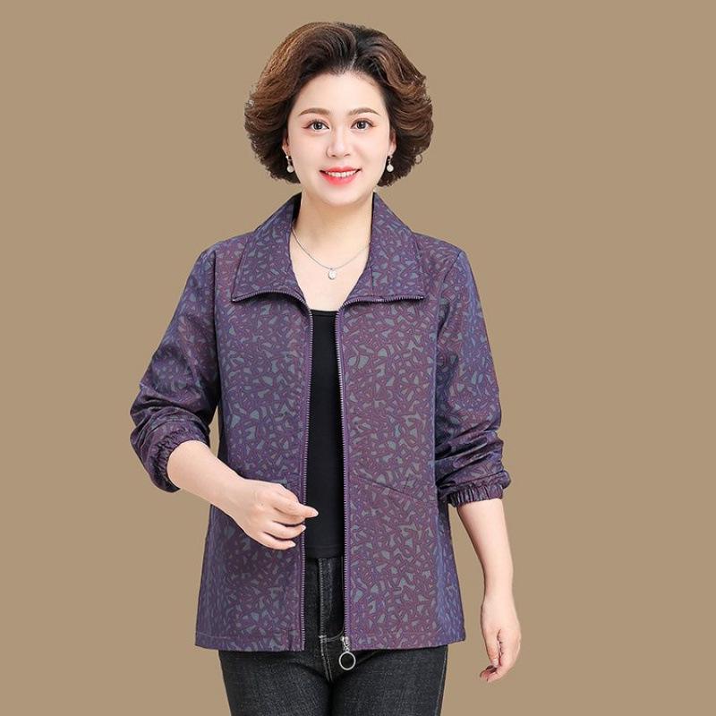 Stylish Lapel Jacket for Middle-aged Women: Spring/Autumn 2026 Casual Top