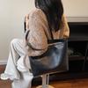 Fashion large-capacity bag to work New casual class One shoulder texture Fashion commuter tote bag