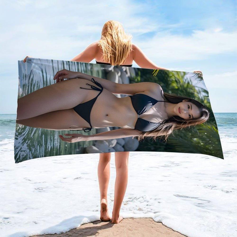 Elegant Character Art Printed Microfiber Beach Towel Quick Dry Lightweight Oversized Towel for Seaside Swimming Summer Use