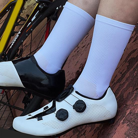 1 Pair Anti-Slip Silicone Wear Resistant Thin Sport Socks Letter Print Mid-Tube Unisex Cycling Socks Sport Accessories